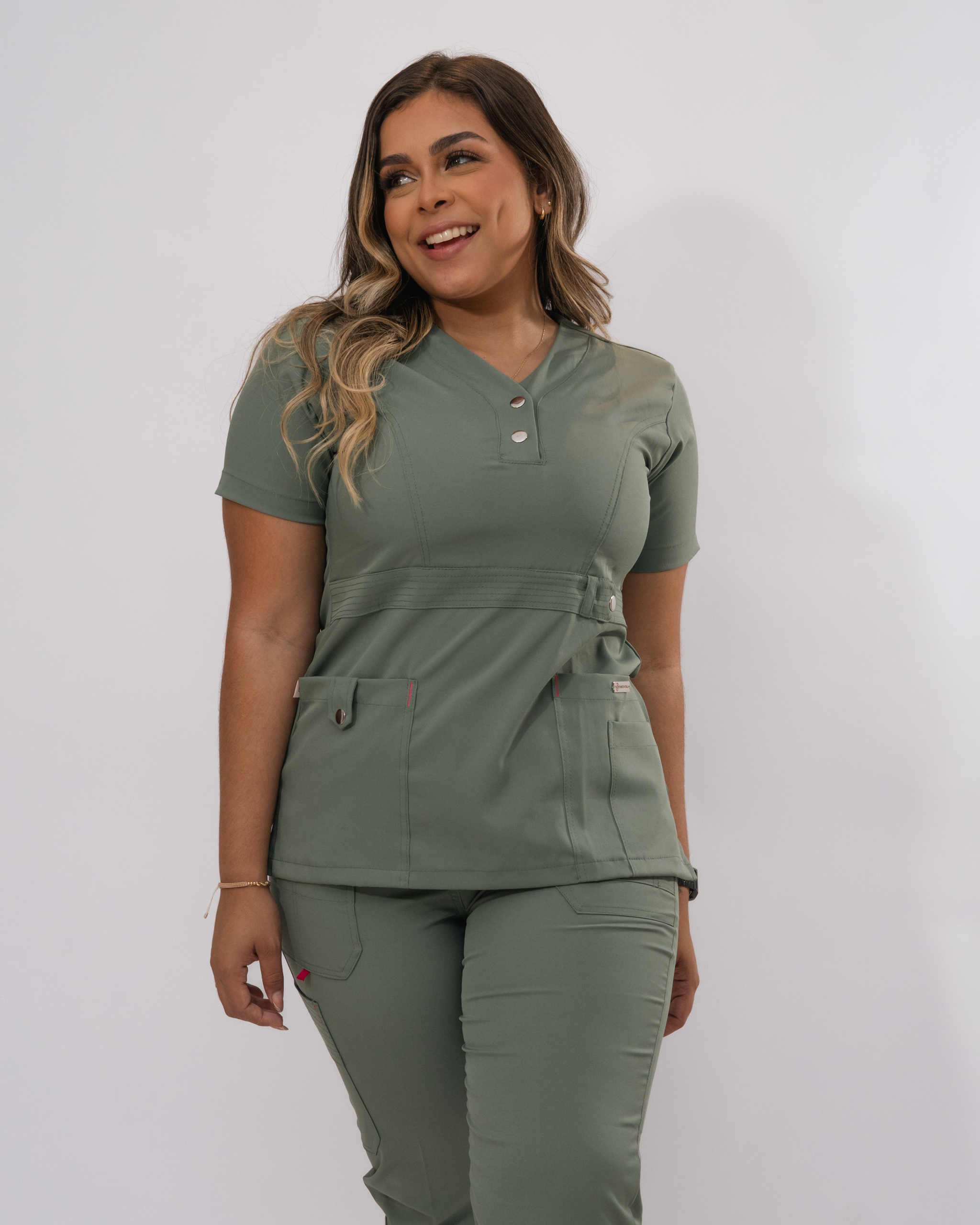 Uniforme mujer stretch con dos taches en acero – Uniformes Punto Vital